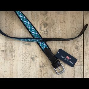 Vineyard vines belt
